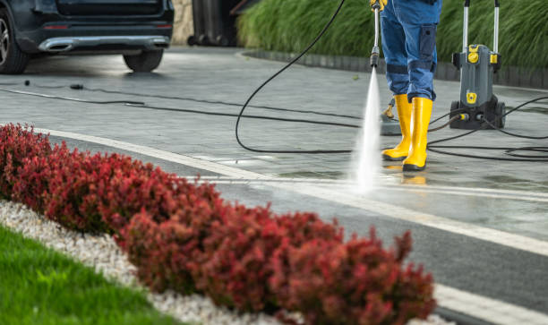 Why Choose Our Pressure Washing Services in Florida